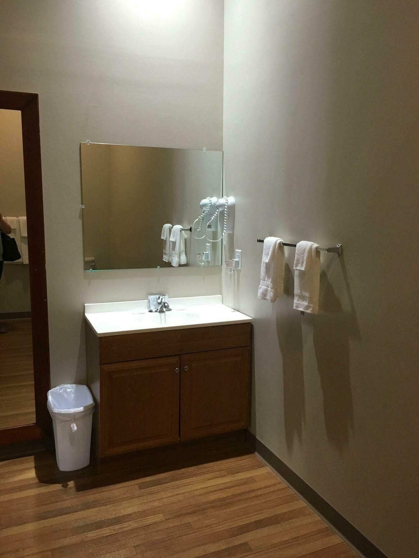 צ'ירוקי Rolling Hills Lodge מראה חיצוני תמונה